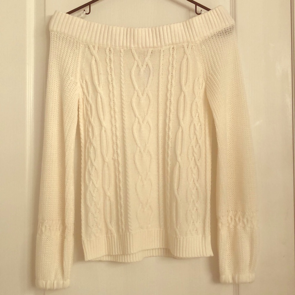 🌟 NY&C Off-shoulder Sweater 🌟